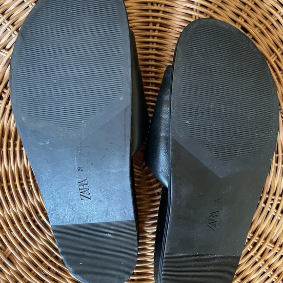Black slides from Zara - Picture 2 of 5
